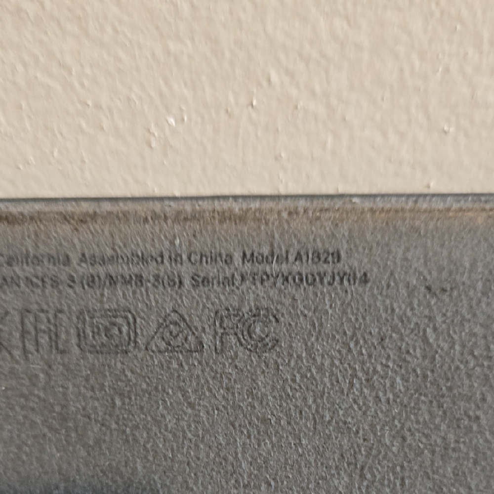 Smart Apple Keyboard Cover - Picture 3 of 5